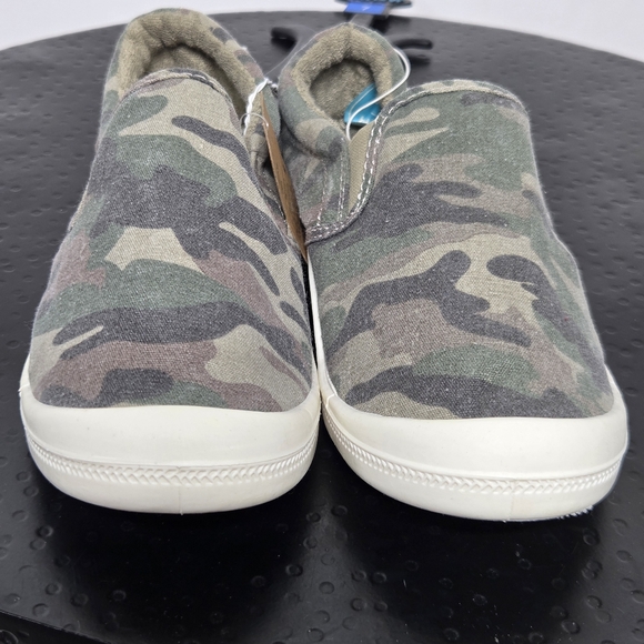 Mad Love Kasandra Slip-On Casual Sneakers Shoe Camouflage Green Size-7 NWT - Picture 5 of 10